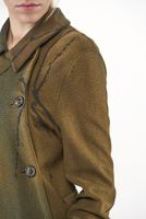 schmaler und asymmetrischer punto di roma-mantel mit doppelreihiger knopfleiste