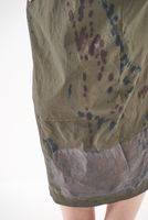 handbemaltes und schmales woll-stretch-kleid ohne ärmel