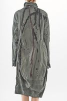 handbemalter woll-stretch-mantel mit asymmetrischer form