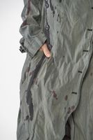 handbemalter woll-stretch-mantel mit asymmetrischer form