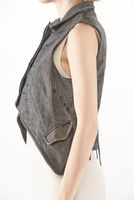 handbemalte karo-woll-weste mit haken & schlingen